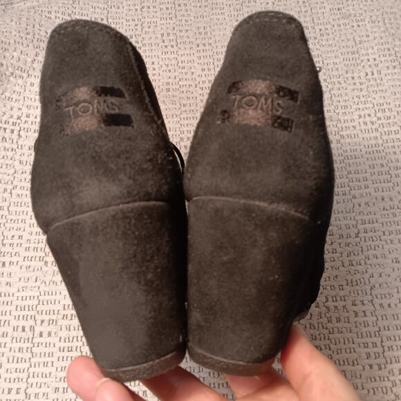 TOMS women's black suede lace up wedge heel ankle bootie sz 10 - Picture 9 of 14